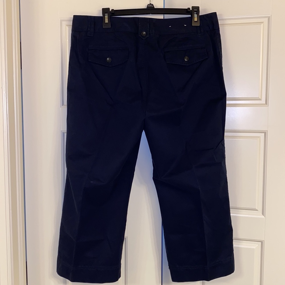 Eddie Bauer Women’s Vashon Fit Navy Blue Capri Pants. Size 14. - Picture 4 of 9